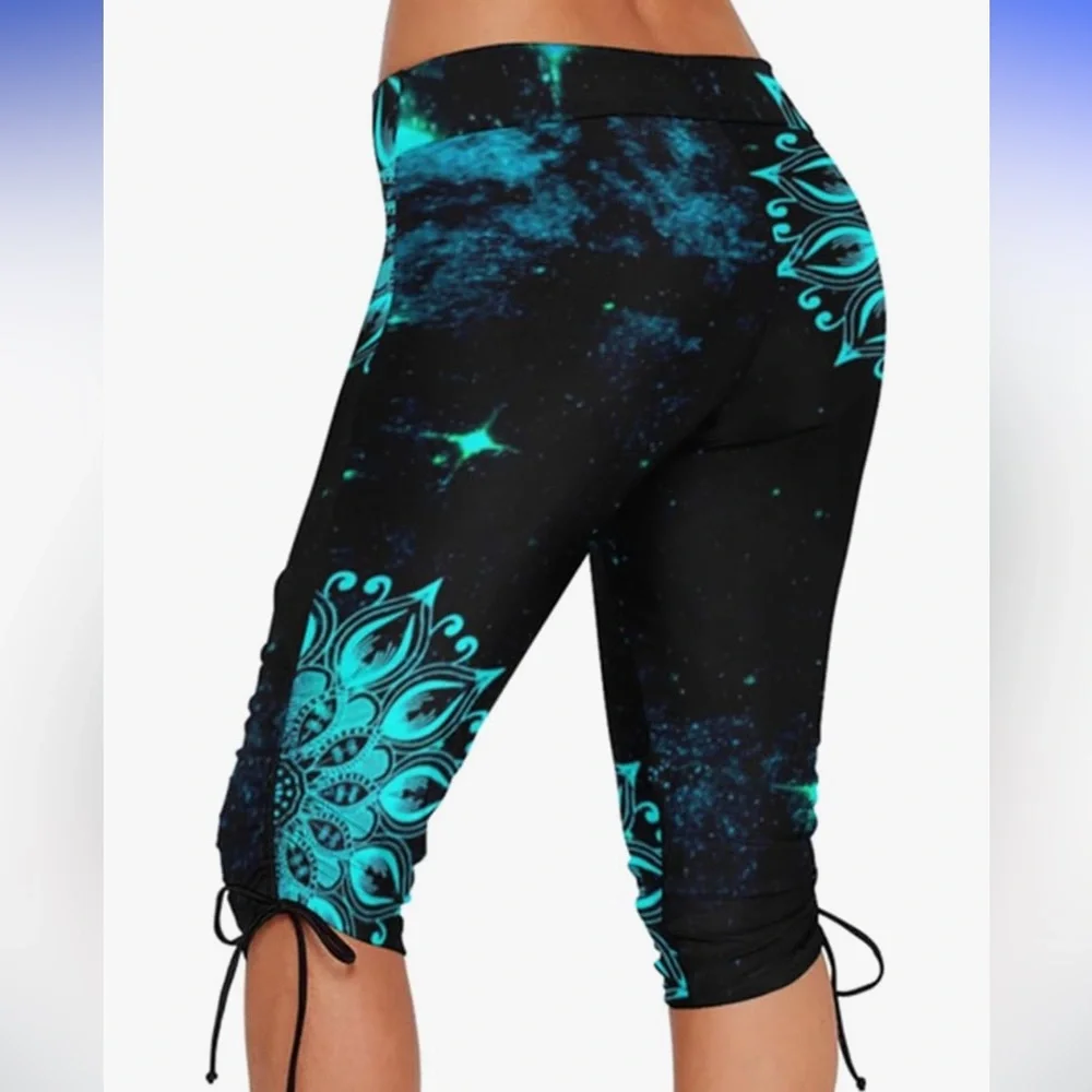 NWOT Turquoise Floral Mandala Swim Capri Rash Guard Leggings